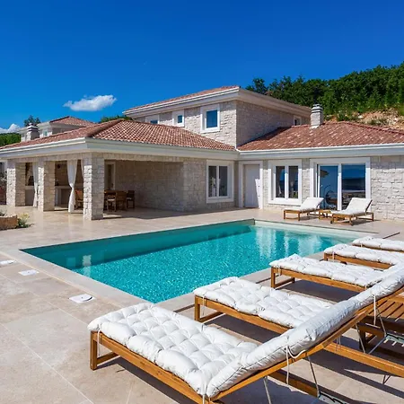Lovely In With House Sea View Сasa de vacaciones Jadranovo